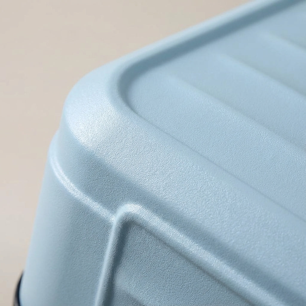 Sturdy Ribbed Suitcase – Efficient Travel