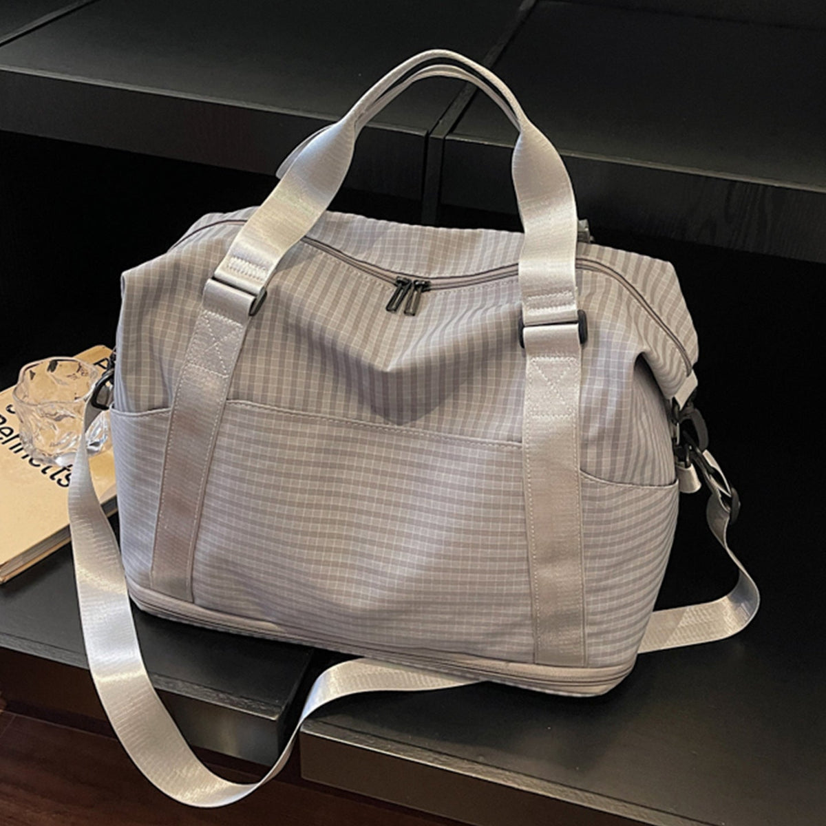 Sporty Travel Bag with Practical Storage and Adjustable Shoulder Strap