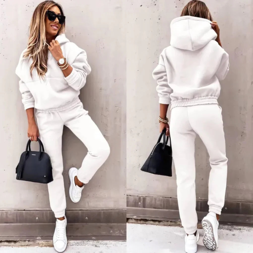 Women’s Sporty Winter Tracksuit